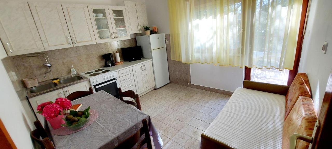Apartment Luka Dobrinj Exteriör bild